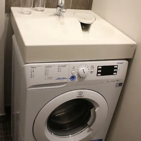 Old City Cinema Loft Johan Апартаменти *